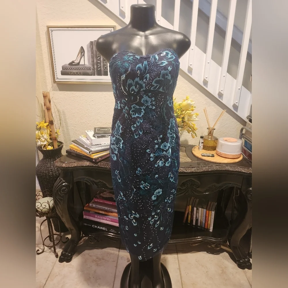 Marchesa Notte Embroidered Tea Length Dress size 8 NEW
